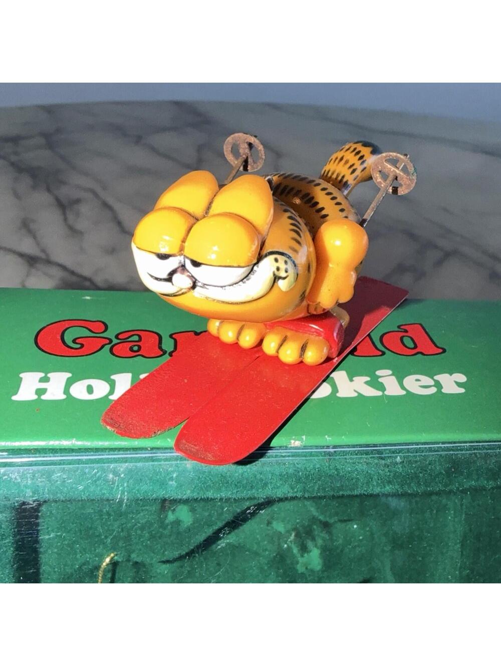 Garfield ENESCO Cat Christmas Ornament Snow Skiing Ski HOLIDAY SKIER Vintage Box